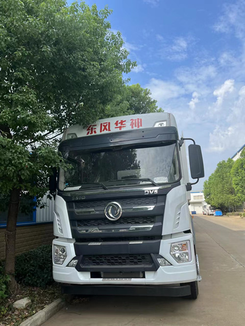 東風(fēng)華神前四后八散裝飼料運輸車