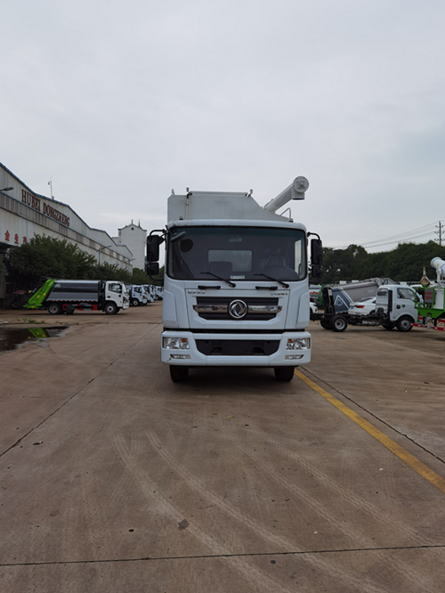 東風(fēng)多利卡D9單橋散裝飼料運(yùn)輸車